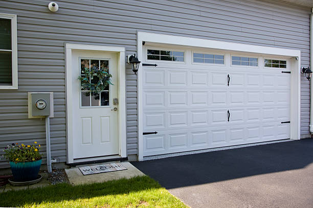 24/7 Emergency Garage Door Panel Replacement experts in Franklin County County, AR